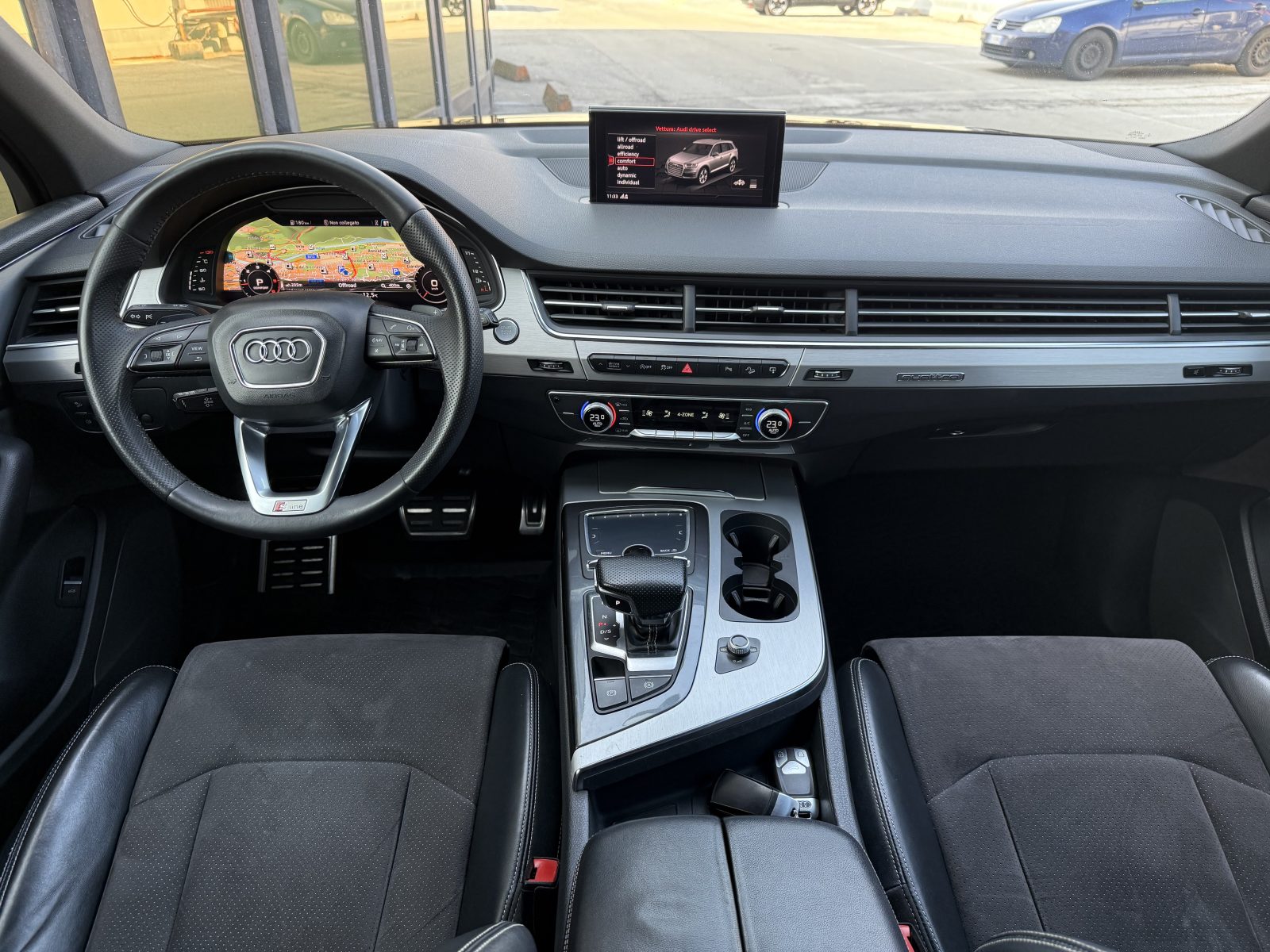 Audi Q7 S-line 7Posti